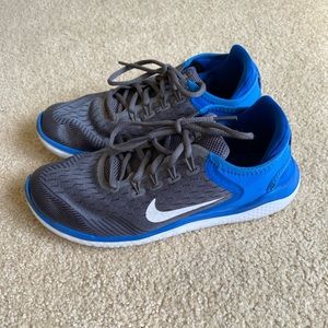 Boys Nike Free RN shoes Size 6.5Y